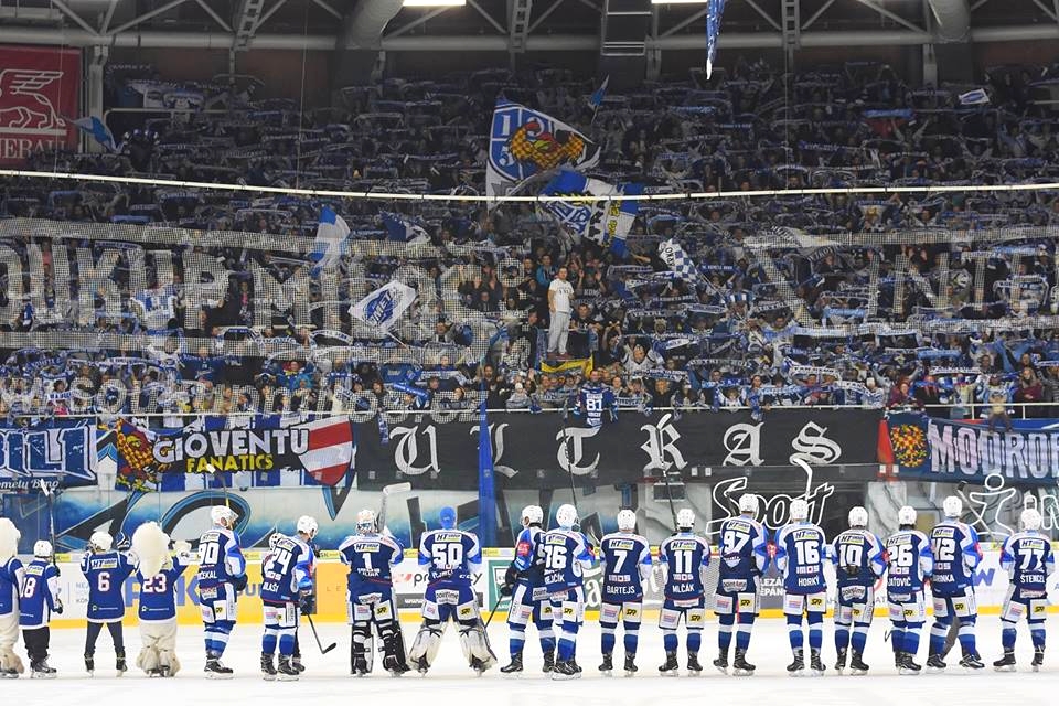 Organizace fandění při zápase s Pardubicemi